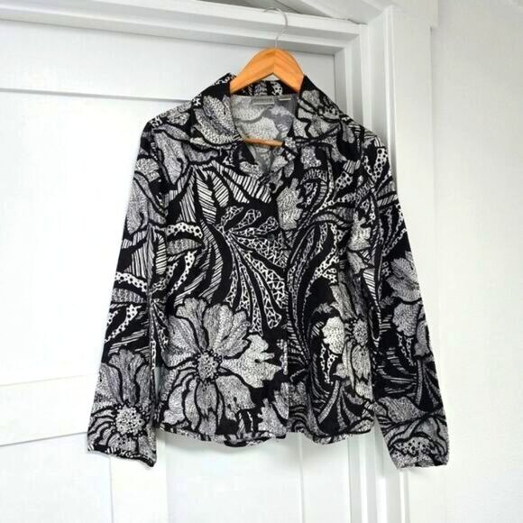 Chicos Safari Floral Retro Print Button Down Rayon Shirt in Black & White - Picture 1 of 9